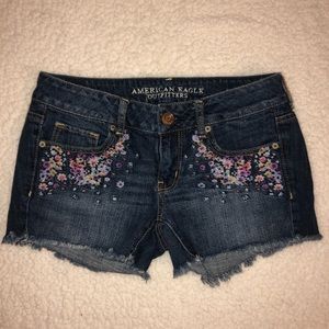 American Eagle size 4 floral denim shorts.